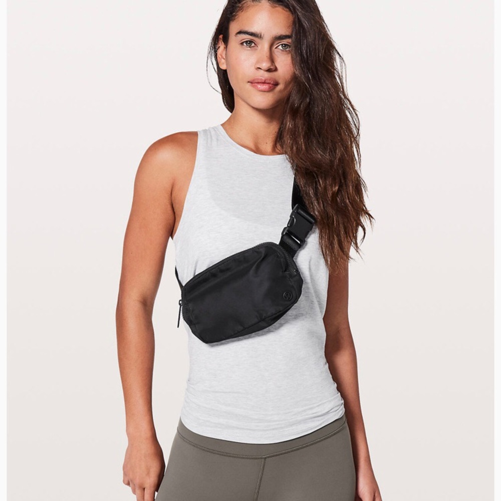 Lululemon Everywhere Belt Bag